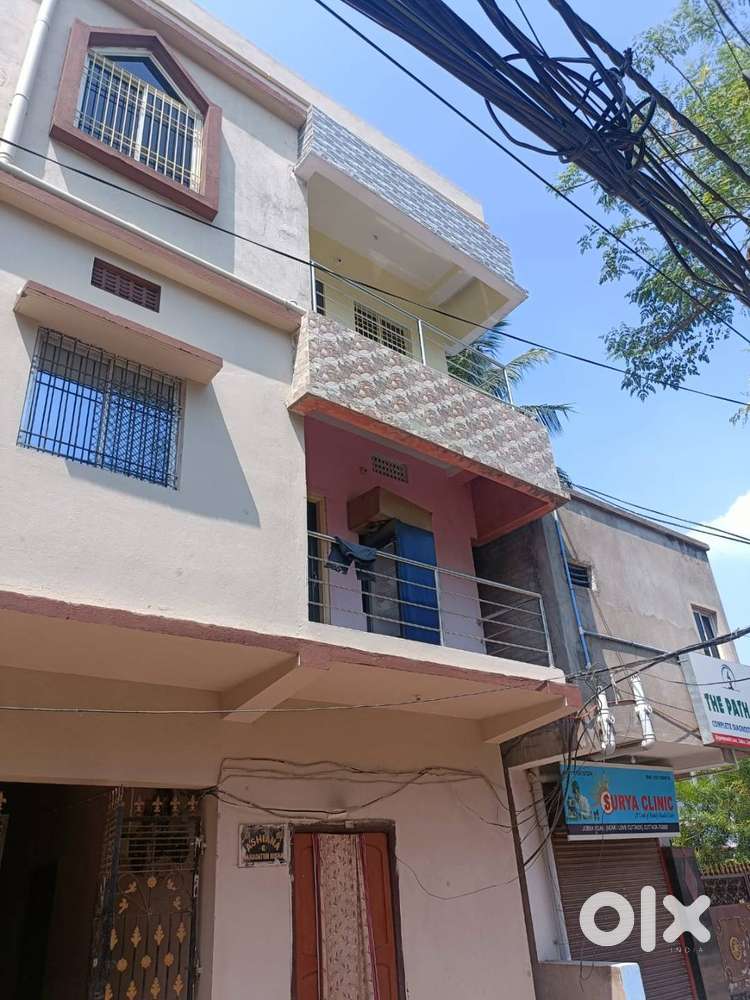 House for rent 2 BHK with 2 bathroom well built with open kitchen.