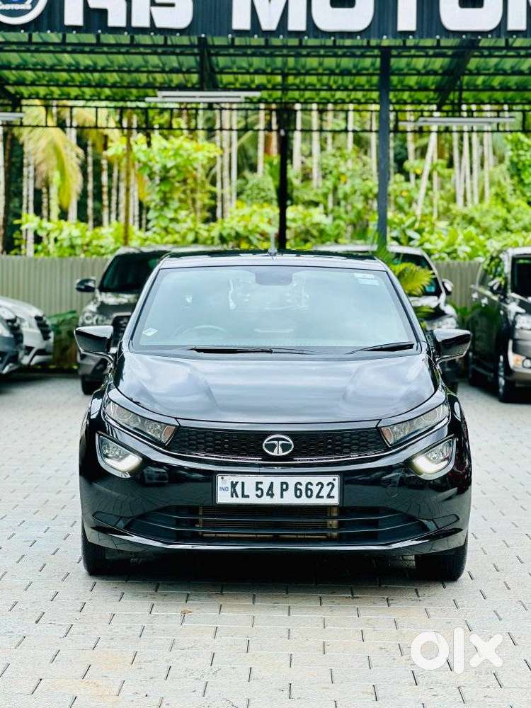 Tata Altroz 1.2 XZA Plus Dark Edition DCT, 2023, Petrol
