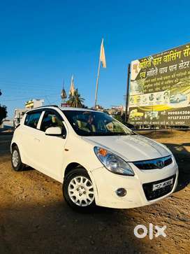 Sell i20 magna ,2012 models , genuine condition, less driven car