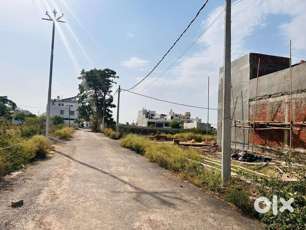 Ready to move, Plot  1500 sft…