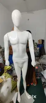 Men's wear ke kpde aur पुतले bechne hain