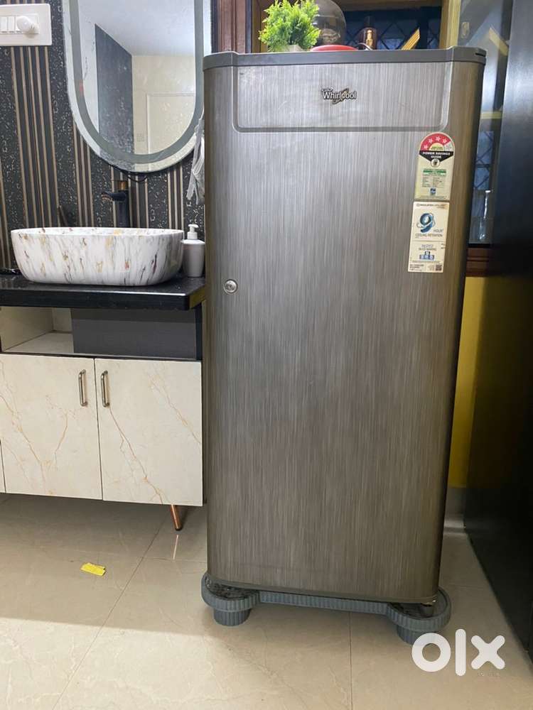 Whirlpool Fridge - excellent condition - 190 Litre