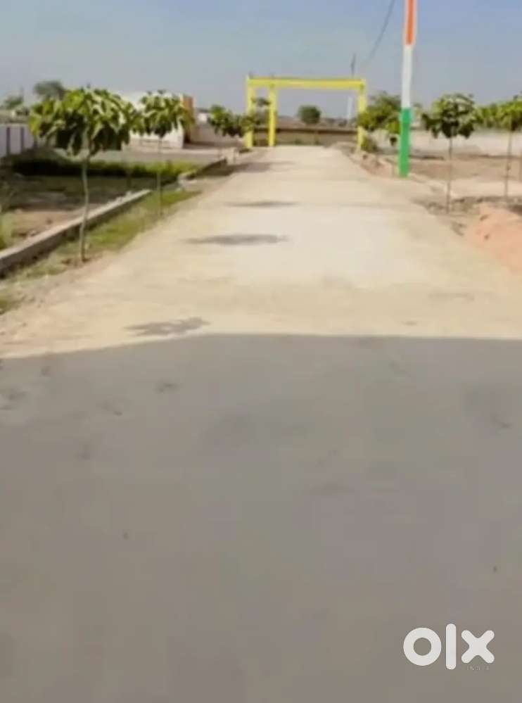 Naroli haiway Thana ke piche plot hai