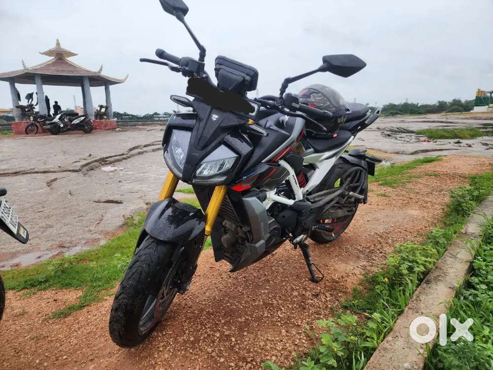 Apache RTR 310 - with quickshifter and coolent seat