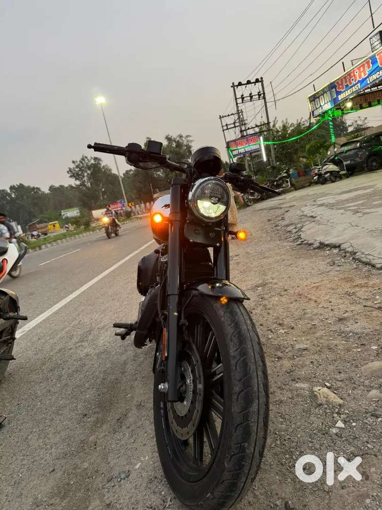 Jawa black mirror 2024 top model 2100 km run