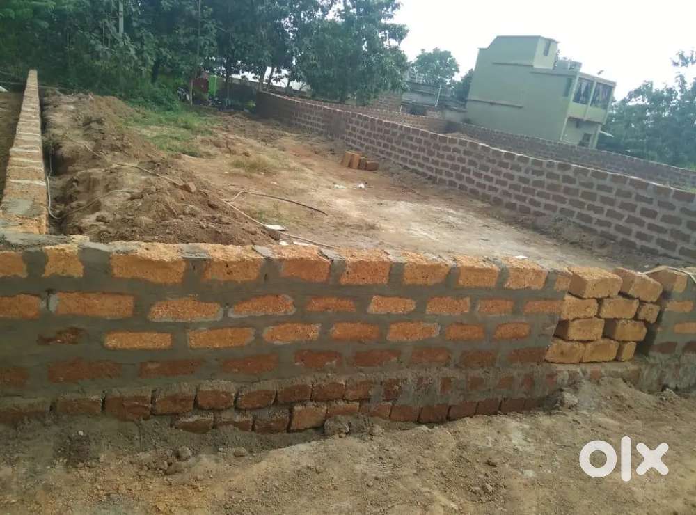 The plot is 500 meters away from the highway.