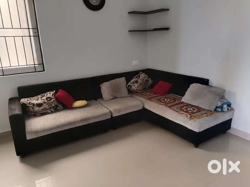 Used fabric sofa for sale at 2500 rs