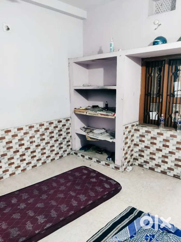 Single room with kitchen and bathroom.