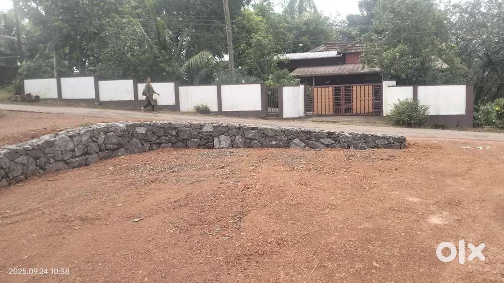 Thripunithura Thiruvankulam NH high way plot for sale