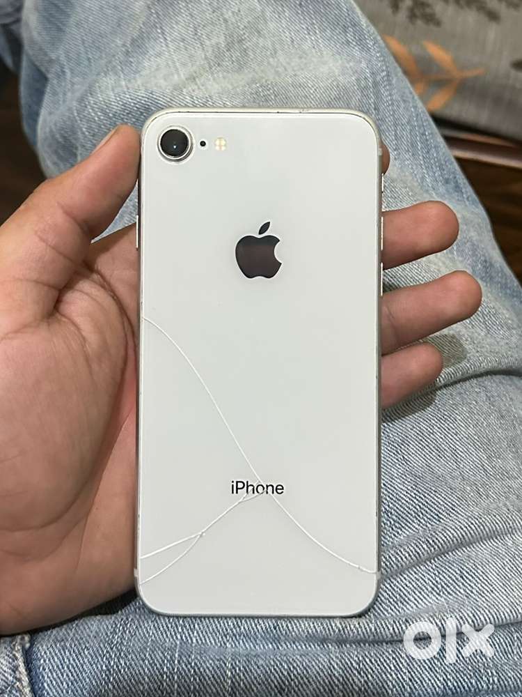 I PHONE 8 WHITE COLOUR