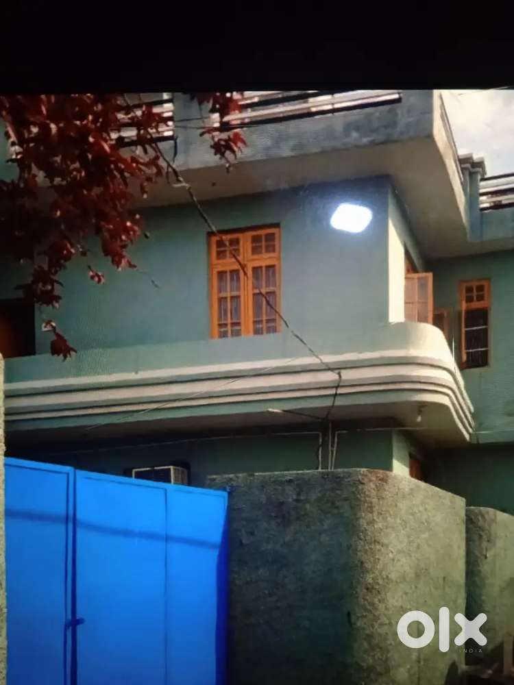 1 bhk available for rent with attach washroom and attach kitchen