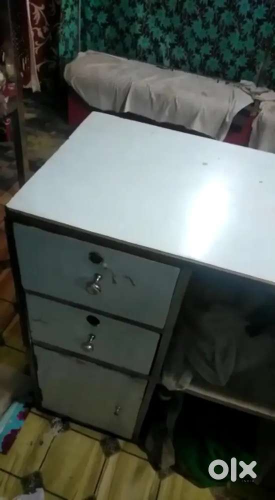 Center table Counter