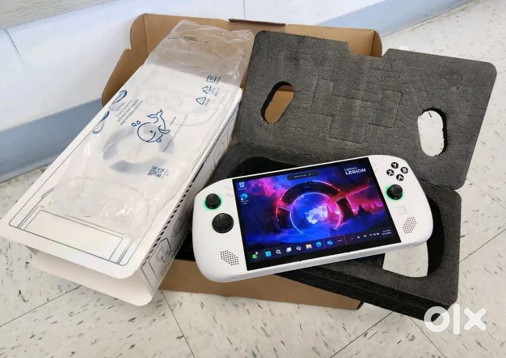 Lenovo Legion Go S 8 Inch 120Hz Gaming Handheld
