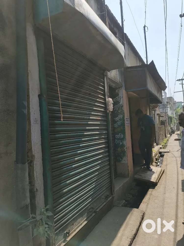 Road Side Dokan/Godown