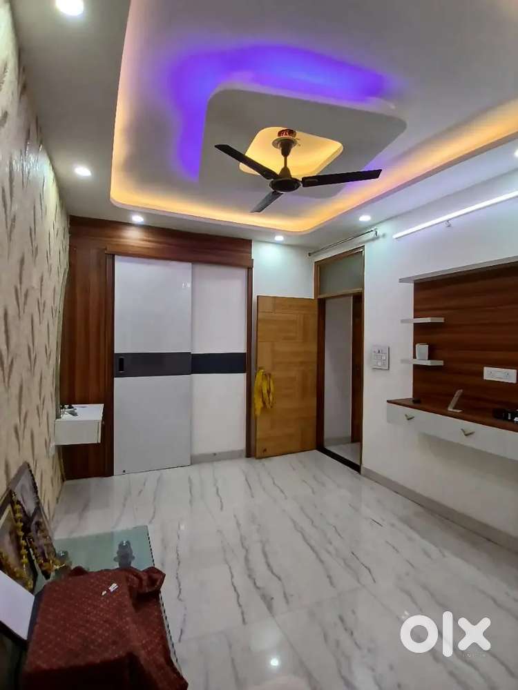 (Picks original h) FLAT For RENT Near to Krishna Nagar Metro Station