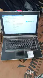 Dell gaming laptop with inbuild 3 batteries