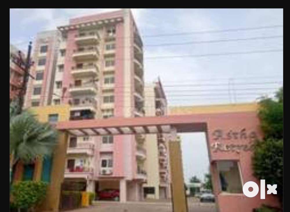 WELL MAINTAINED 2 BHK FLAT IN VRINDAVAN SEC10