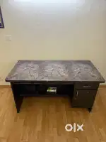 Computer table for sale