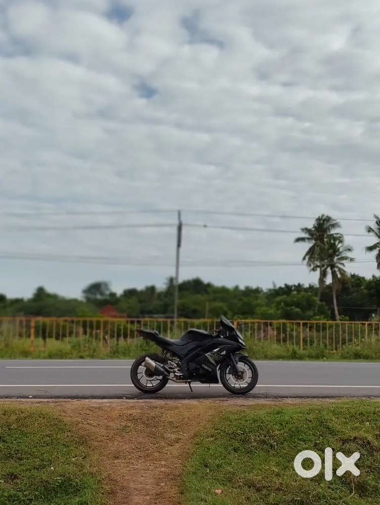 Yamaha R15V3 ABS