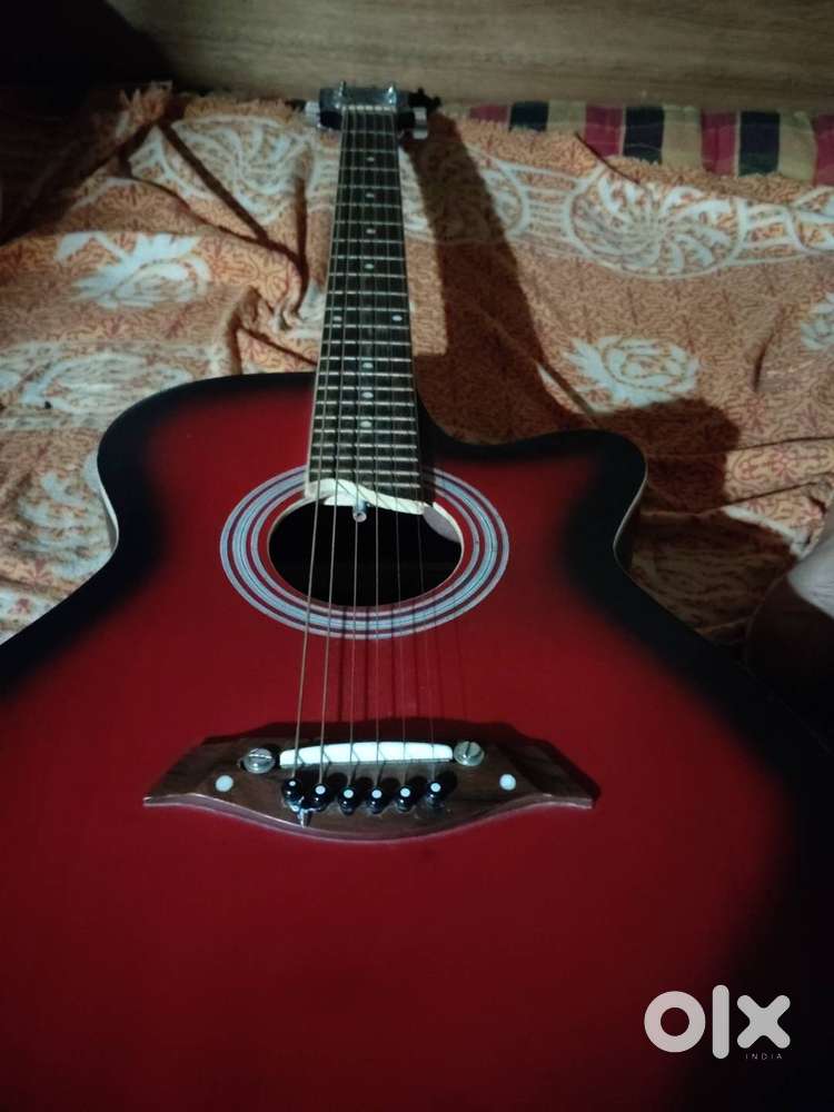 Acrostic guitar: Chalanger, only one year, No problem of the guitar