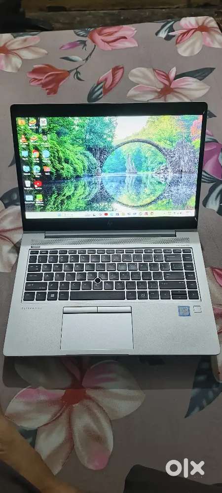 Hp elitebook 840 g5  8gb ram 240gb SSD
