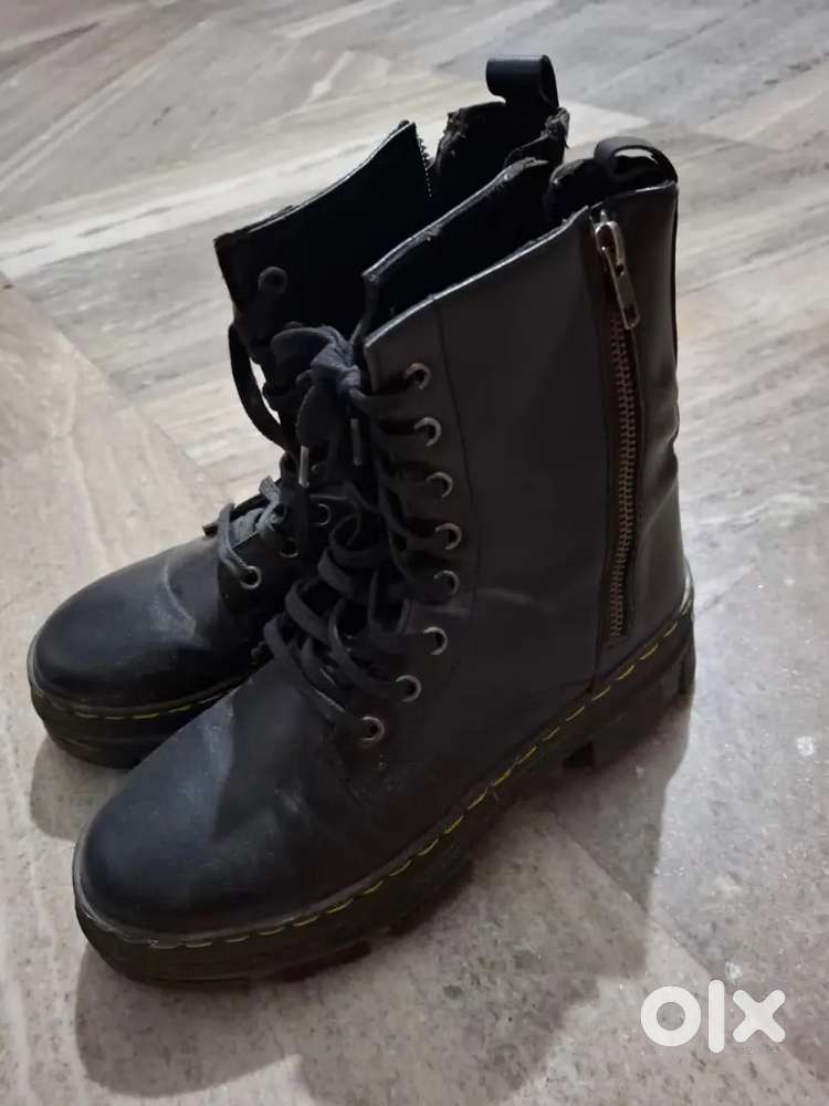 Classic Black boot new era of fashion just at minimum price