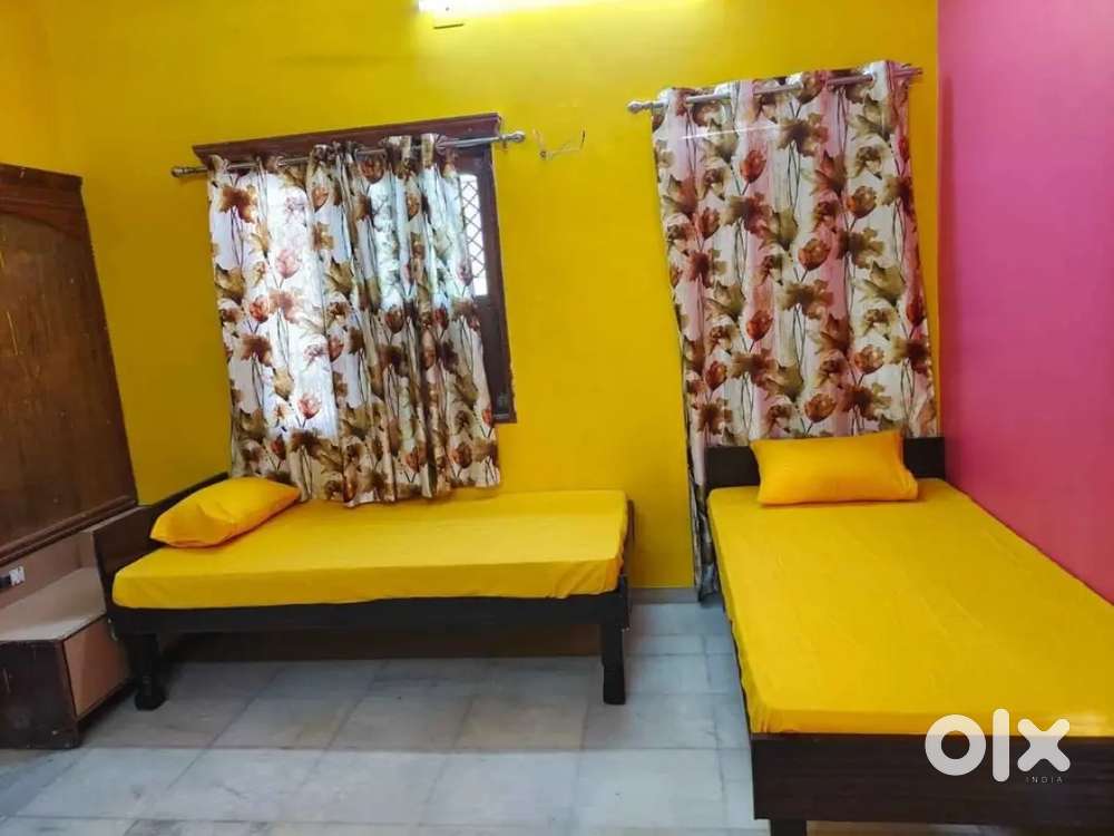 Prime location Boy's pg in akhsar chowk@ o.p road with full fecilitys