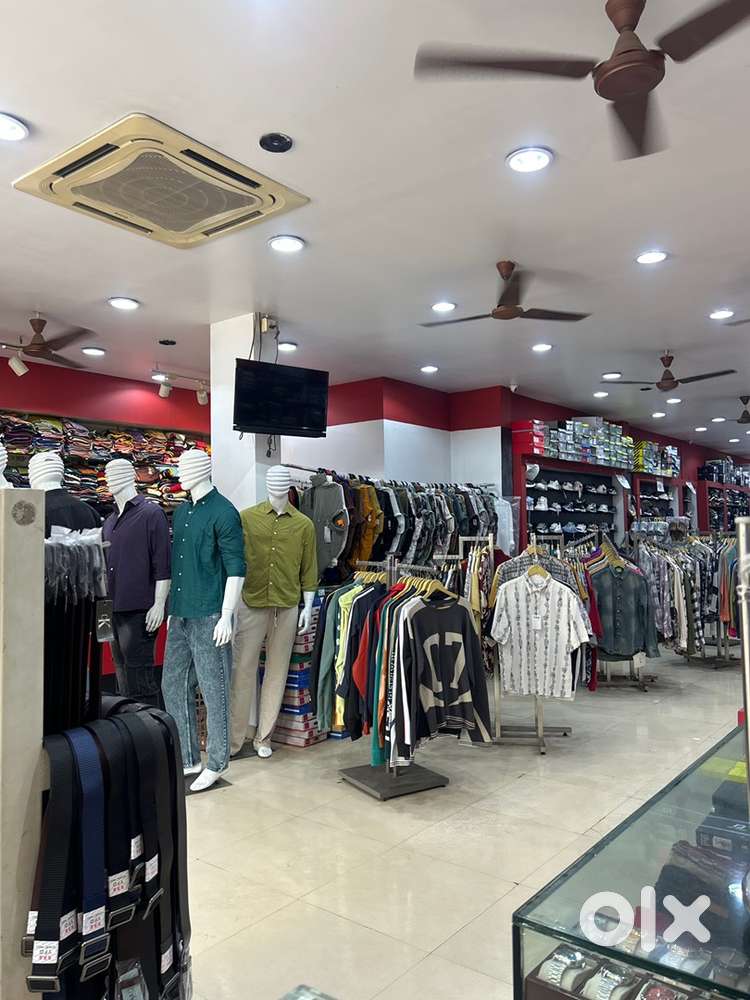 Sales  man and girls