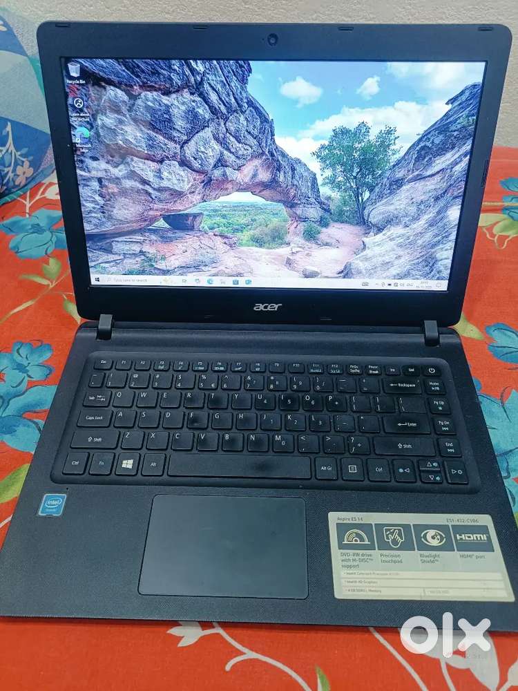 Acer aspire es 14, 4 gb with extra 4gb ram and 128 SSD.