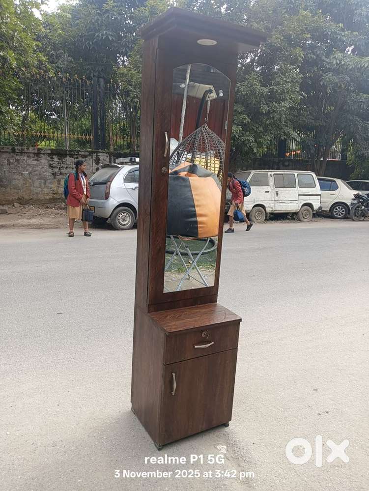 Dressing table with light (stock clearance )