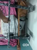 Wall mounting chain bar tricep and shoulder