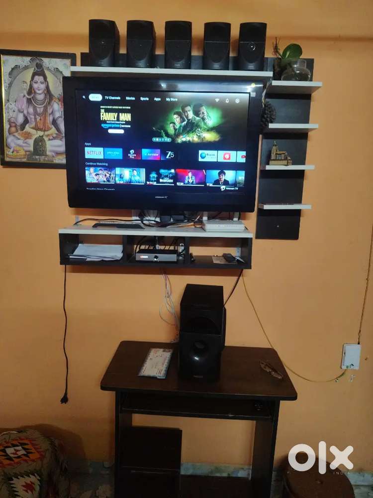PHILIPS 5.1 HOME THEATRE SPEAKER + COMPUTER TABLE + 32 INCH LCD TV
