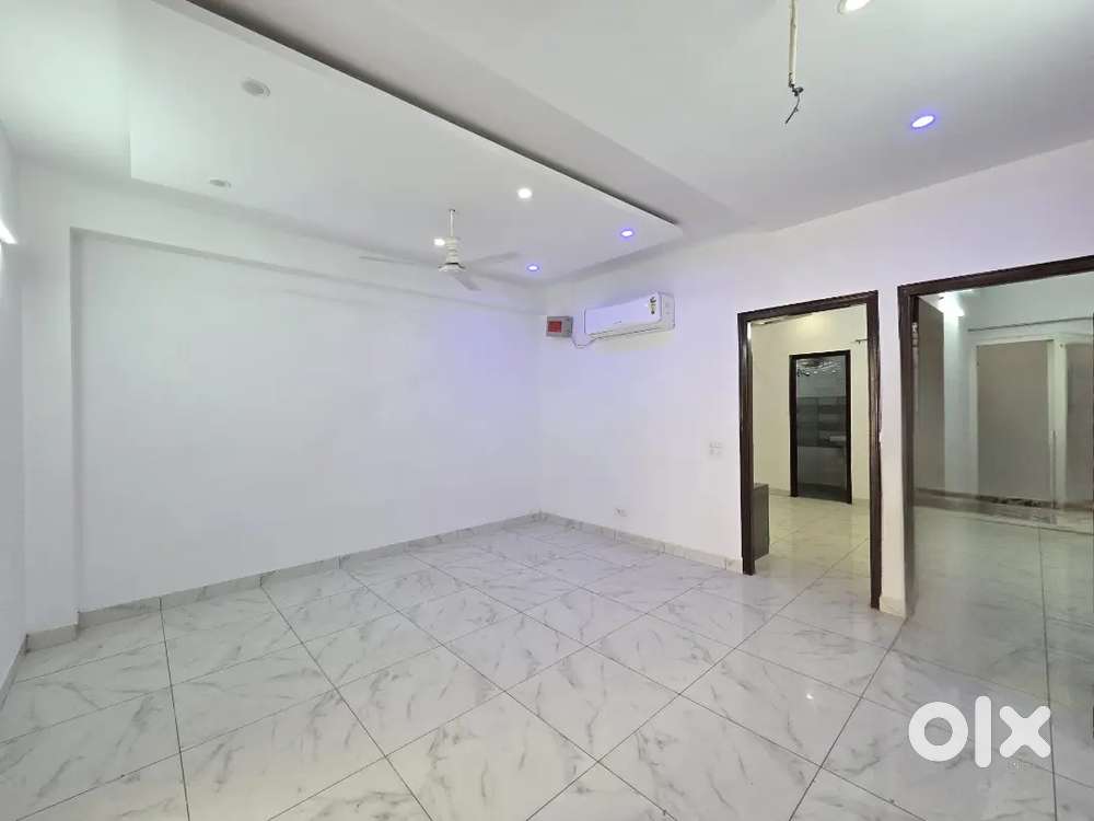 Single Builder 3 Bhk With LIFT and Club House
Gymnasium
Park
Party Hal