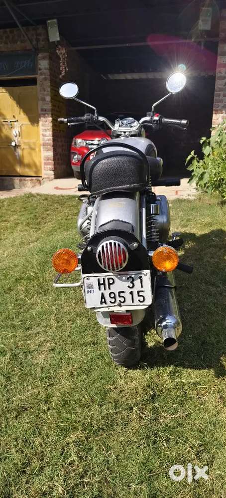 My Royal Enfield Classic 350 (December 2014 model) in Silver colour.