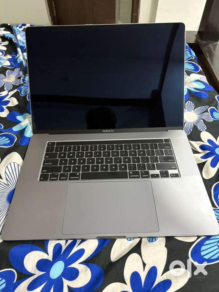 MacBook Pro Intel i9 32GB Ram 1TB Storage 2019