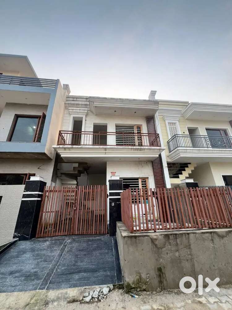 100 gaj 3bhk kothi for sale in global city.