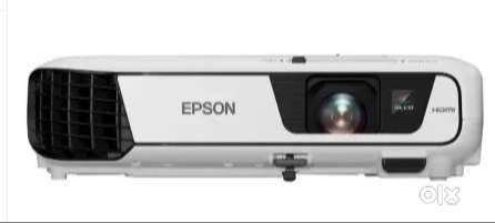 LCD Projector (EB-S31 ) With remote control