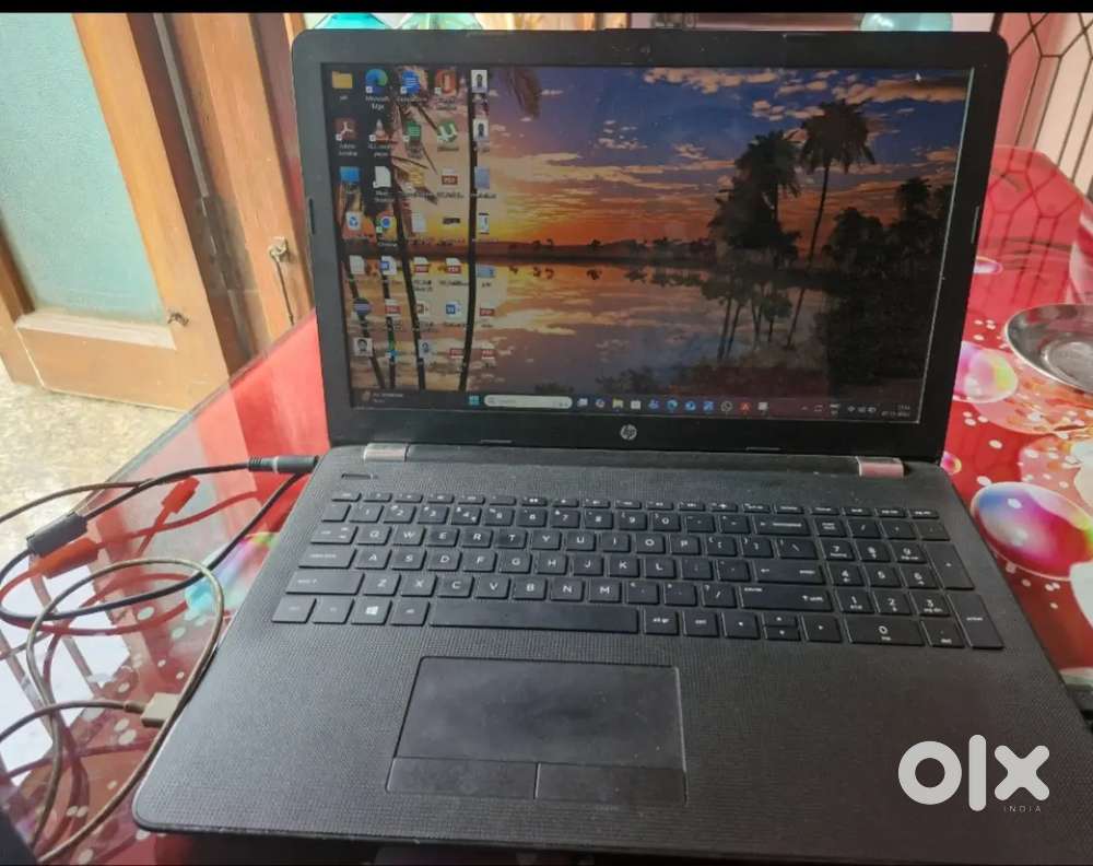 Hp laptop for sale (8gb Ram,1 TB hard disk,2gb Graphics card, intel i5