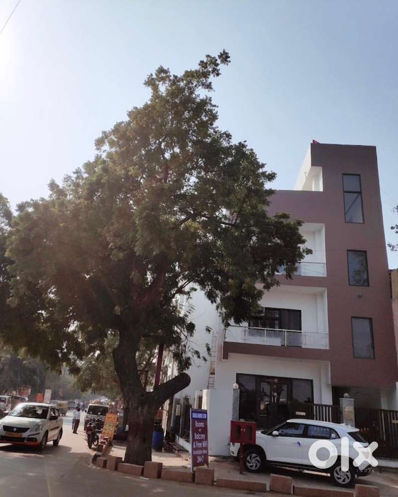 Homestay on lease at main VIP Road,  5 min distance from Tajmahal