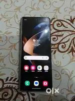 SAMSUNG FOLD 4 512gb gray green inner display not working