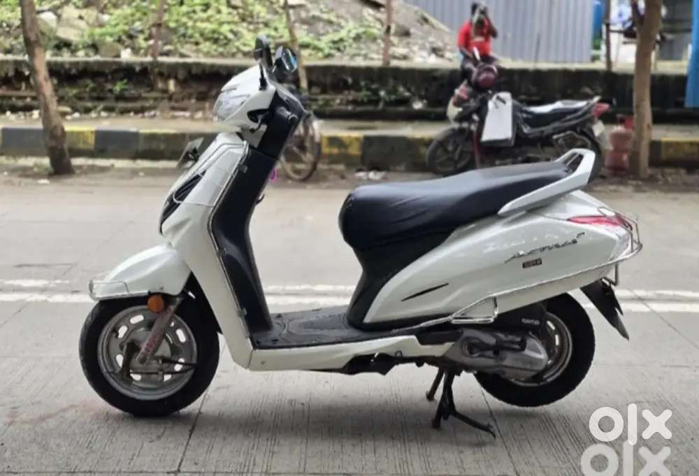 GOOD CONDITION AND  DAMAGE NEW BATTERY