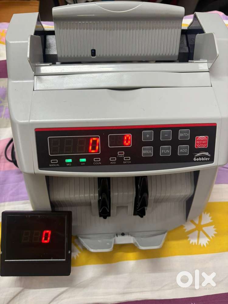Gobbler money counting machine
