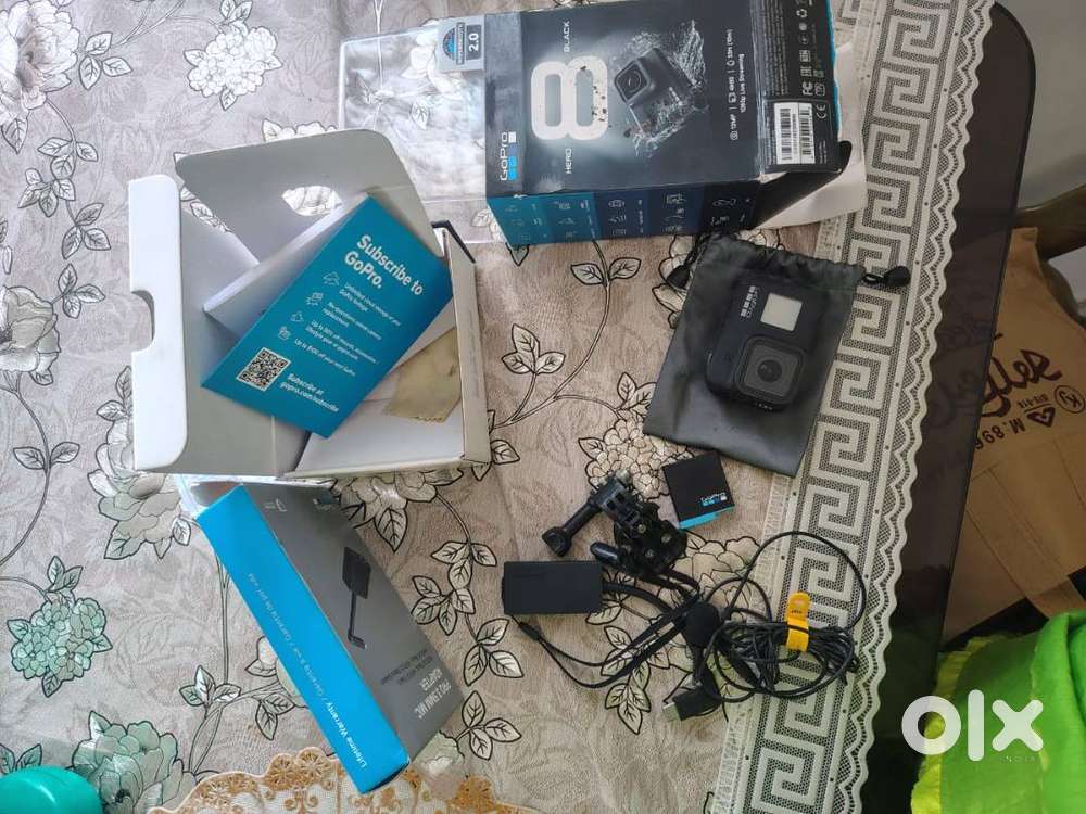 Gopro hero 8 with all accessories included mic,adapter, Battery, mount