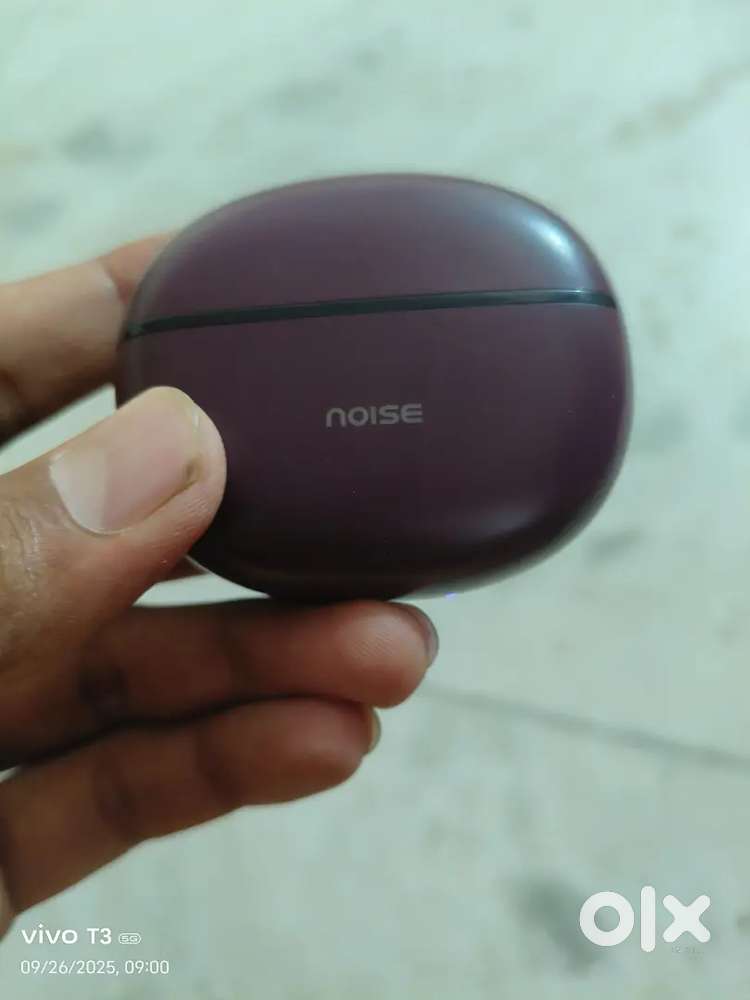 Noise buds vs102 plus ( 70 hours battery backup)Deep wine colour