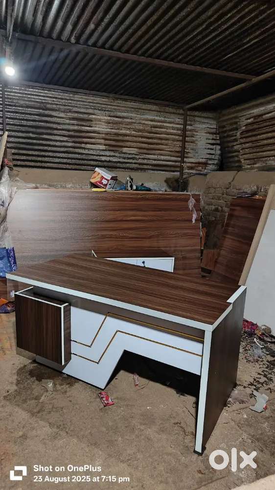 Factory hai counter new brand holl sell k kaam  h