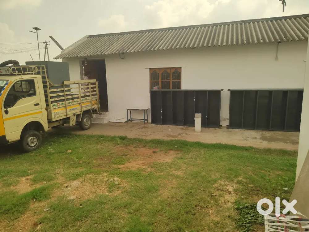 Commercial building For Rent