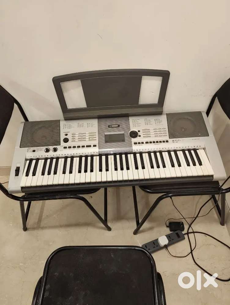 Yamaha E 403 is for Sale