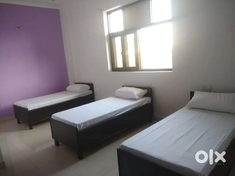 NO BROKERAGE! Comfortable Boys PGs with meals & amenities in Noida!