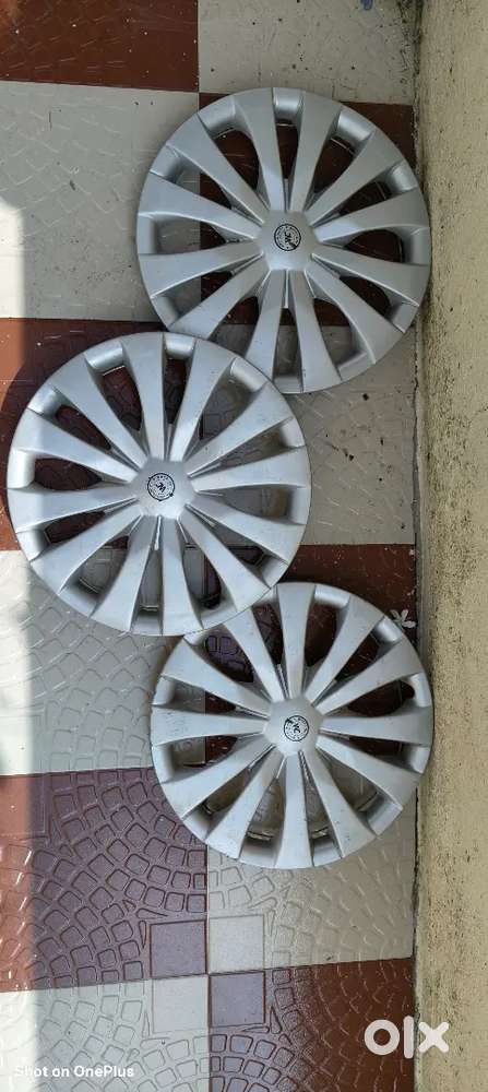 Wagonr vxi 3 Wheel cap for sell