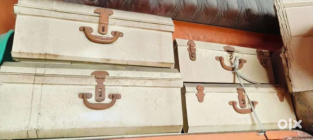 Antique Trunk - Strong